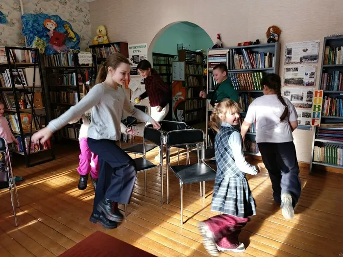 конкурсно-игровая программа "Вперёд, ребята!"