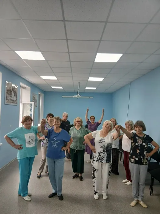 Занятия по хореографии. Проект" Нам года, не беда"