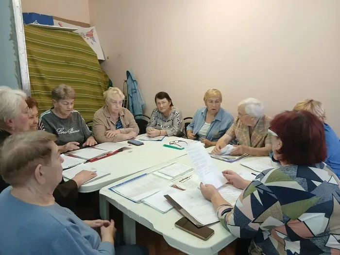 Занятие по вокальному мастерству для участниц проекта «Нам года, не беда»!