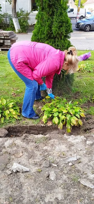 Cубботник на территории памятника Героя Советского Союза И.М. Ладушкина.