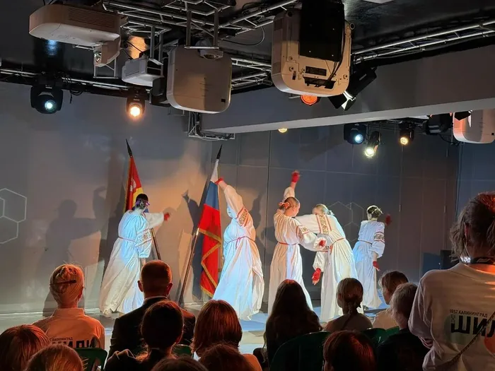 С Днём Государственного флага России!