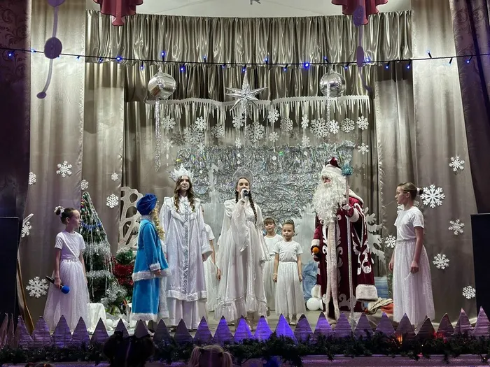 Театрализованное представление "По сказочным дорожкам...".