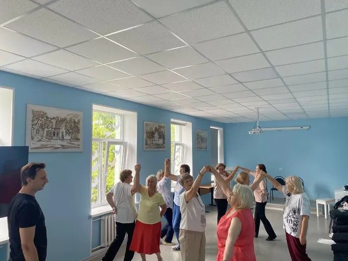 Занятия по хореографии в рамках проекта "Нам года, не беда"
