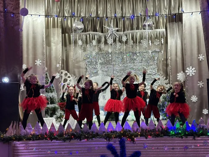 Театрализованное представление "По сказочным дорожкам...".