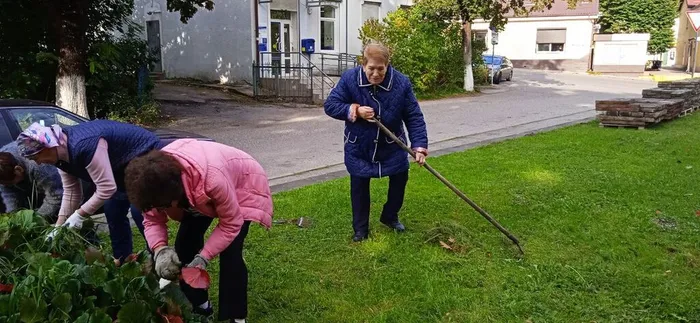 Cубботник на территории памятника Героя Советского Союза И.М. Ладушкина.