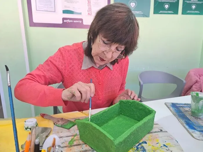 Мастер-класс по украшению пасхальных подставочек прошёл в Добро.Центре