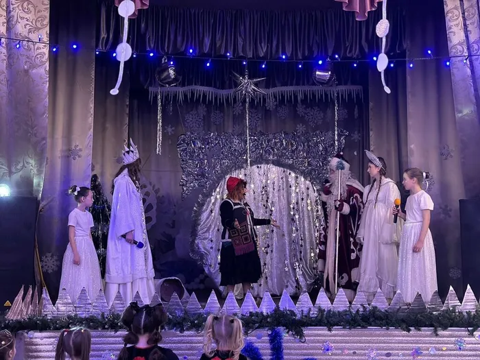 Театрализованное представление "По сказочным дорожкам...".