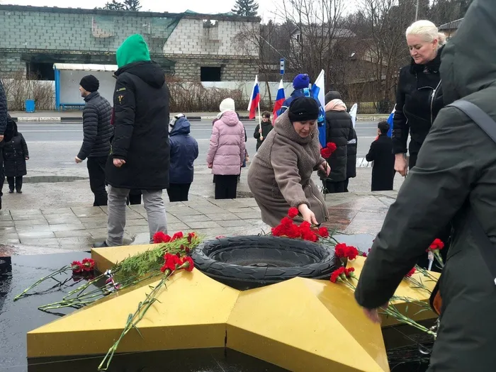 Тopжecтвeнный митинг, пocвящённый Дню зaщитникa Oтeчecтвa