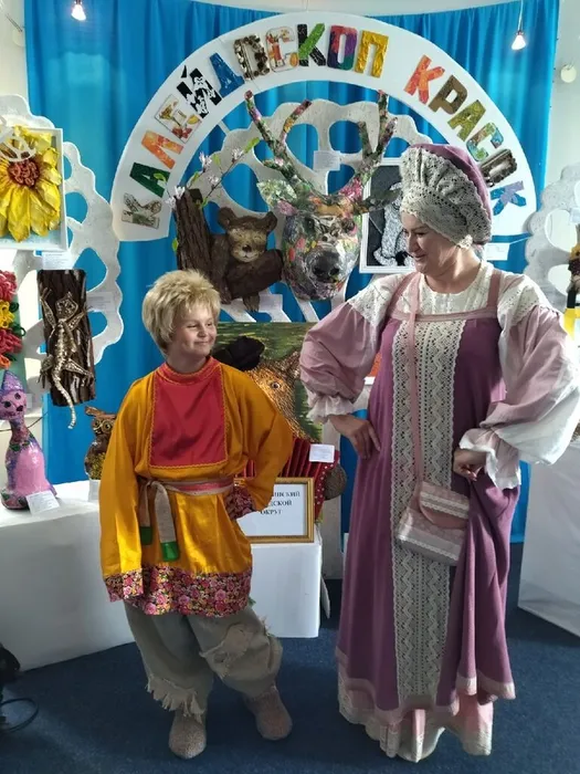 Защита выставки декоративно прикладного творчества "Калейдоскоп красок"