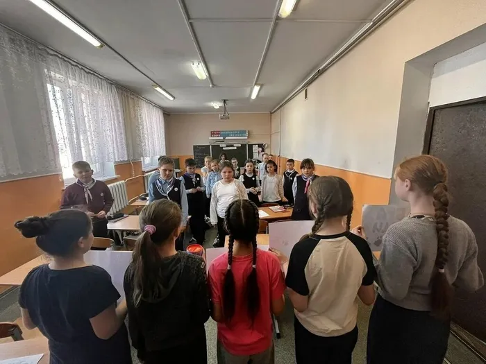 Эстафета добрых дел: школьники собрали корм для бездомных животных