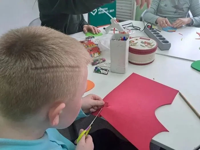 Мастер-класс по украшению декоративных пасхальных яиц.