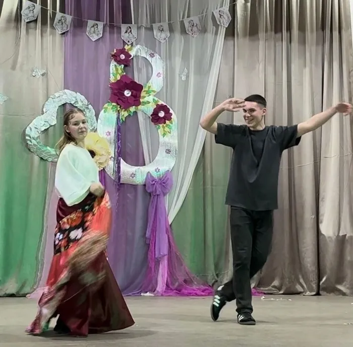 Конкурсно-игровая программа «А ну-ка, девушки!»