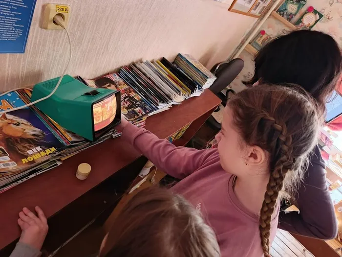 Проект "Волшебство старой плёнки: смотрим диафильмы и играем"