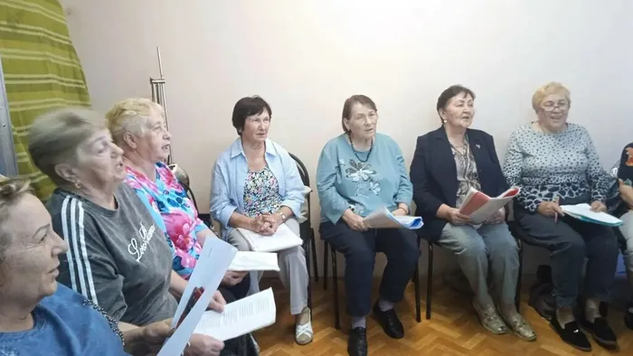 Занятие по вокалу для участниц проекта «Нам года не беда!»