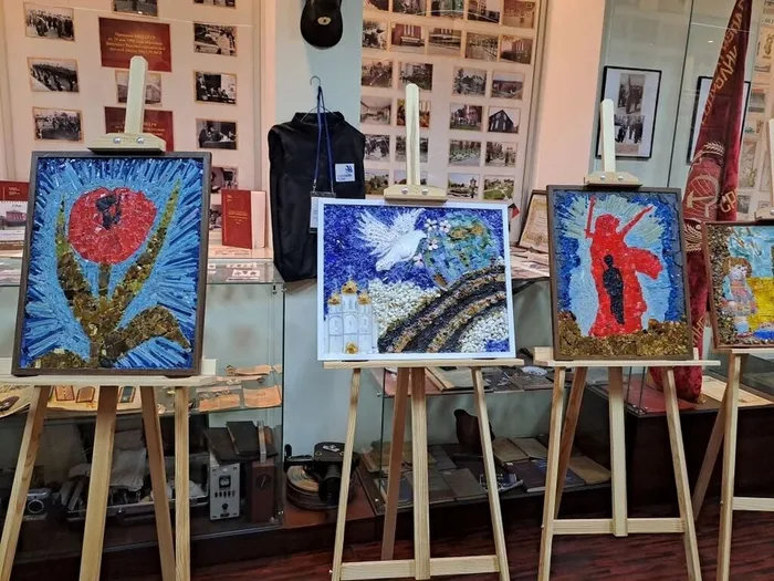 Выставка конкурса "Я люблю Россию!"