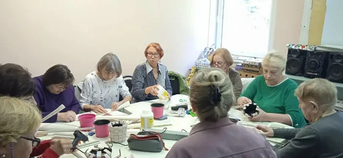 Мастер-класс  «Народные промыслы», проект «Нам года — не беда»