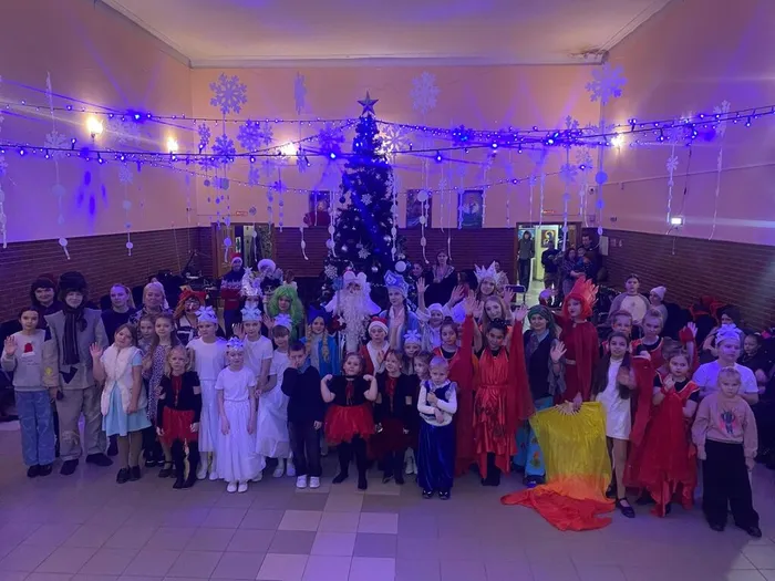 Театрализованное представление «По сказочным дорожкам...»,