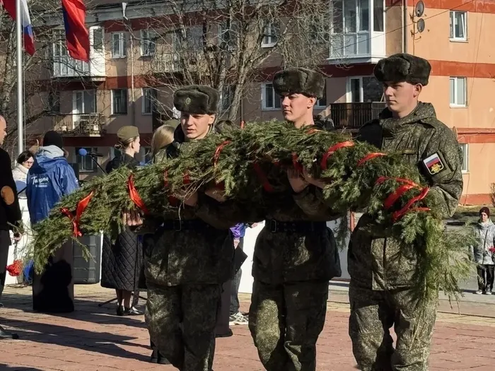 81 год со дня освобождения советскими войсками города Людвигсорт от немецко-фашистских захватчиков.