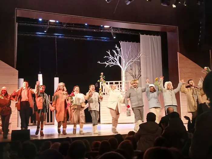 Вдохновляющая поездка участников проекта "Нам года не беда!" в музыкальный театр!