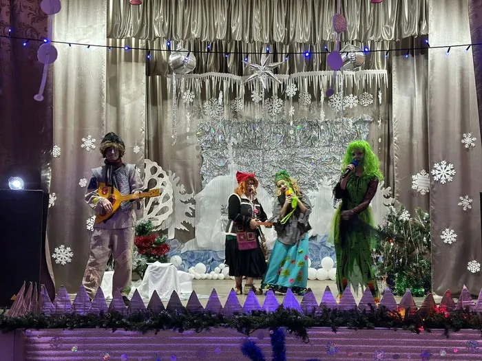 Театрализованное представление "По сказочным дорожкам...".