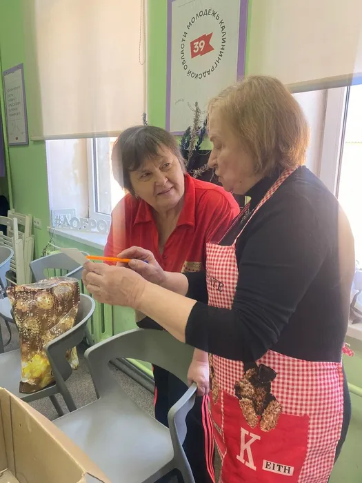 Мастер-класс по украшению пасхальных подставочек прошёл в Добро.Центре