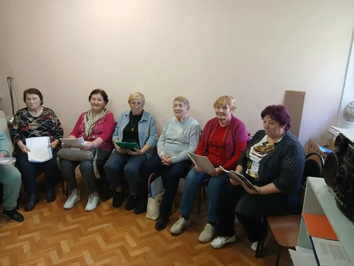 Завершилось очередное занятие по вокалу для участниц проекта «Нам года, не беда!»