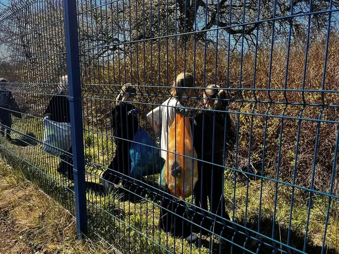 Эстафета добрых дел: как школьники и волонтёры преобразили спортивную площадку